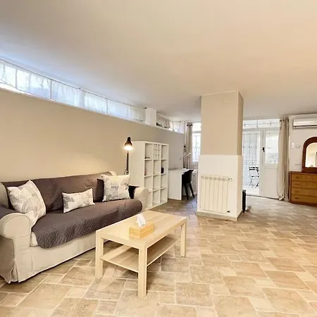 Apartament Full Semi-garden In At Mondello *